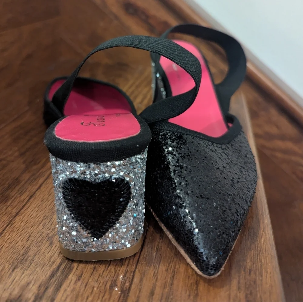 Italian Ferca 81 glam sparkle block heel with heart design. - Picture 9 of 9